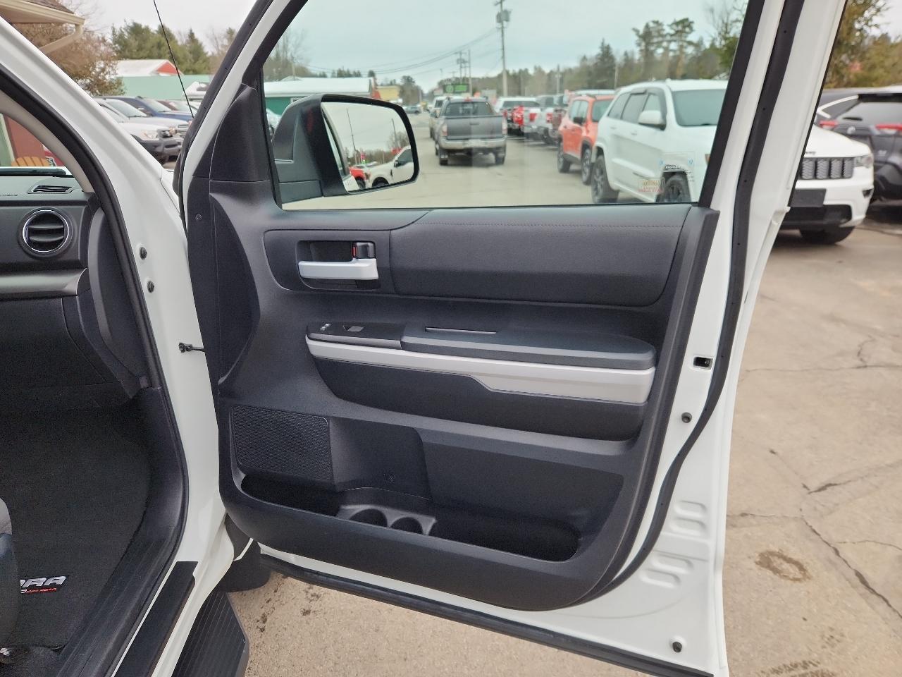 Toyota Tundra 4WD SR5 CrewMax 5.5' Bed 5.7L (Natl) 2018