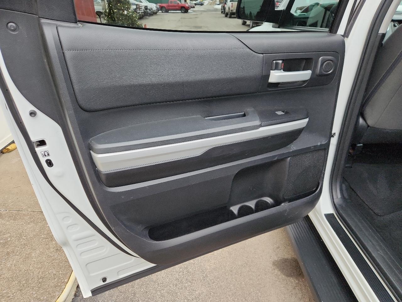 Toyota Tundra 4WD SR5 CrewMax 5.5' Bed 5.7L (Natl) 2018