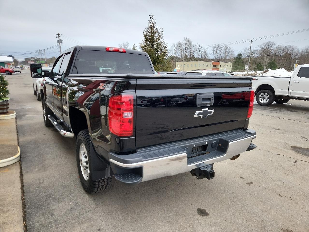 Chevrolet Silverado 2500HD 4WD Double Cab 144.2" LT 2016