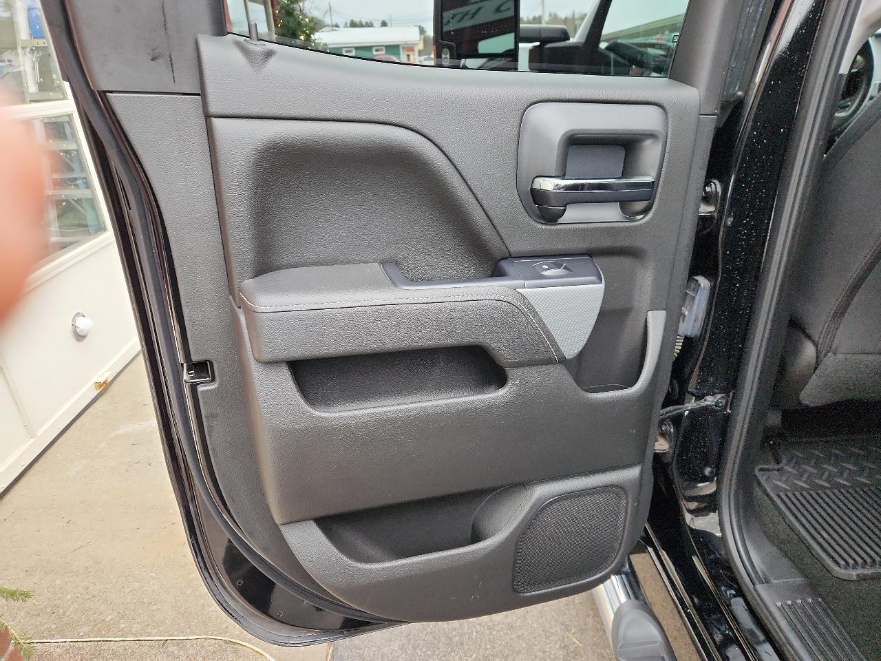 Chevrolet Silverado 2500HD 4WD Double Cab 144.2" LT 2016