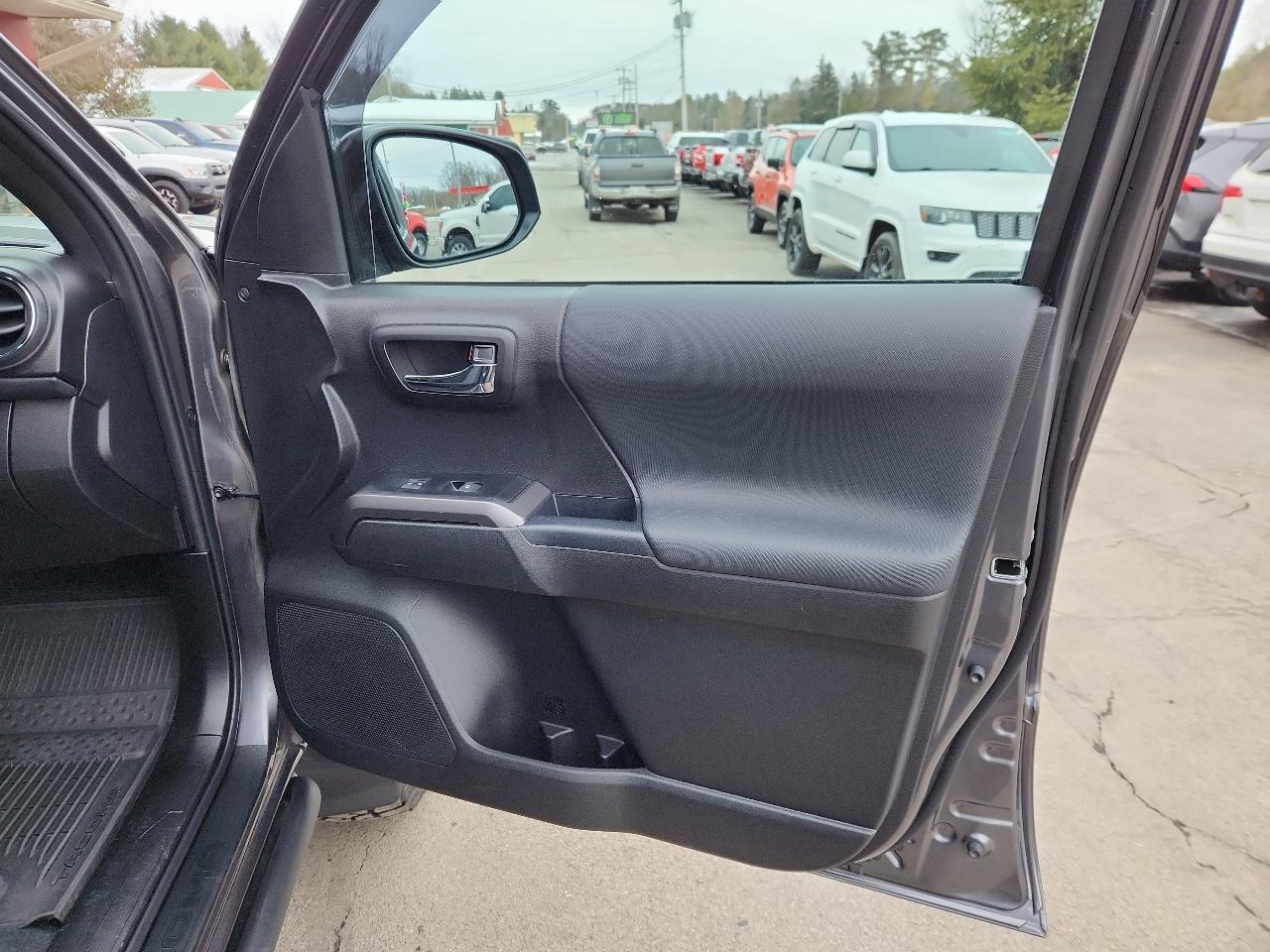 Toyota Tacoma 4WD TRD Off Road Double Cab 6' Bed V6 AT (Natl) 2023