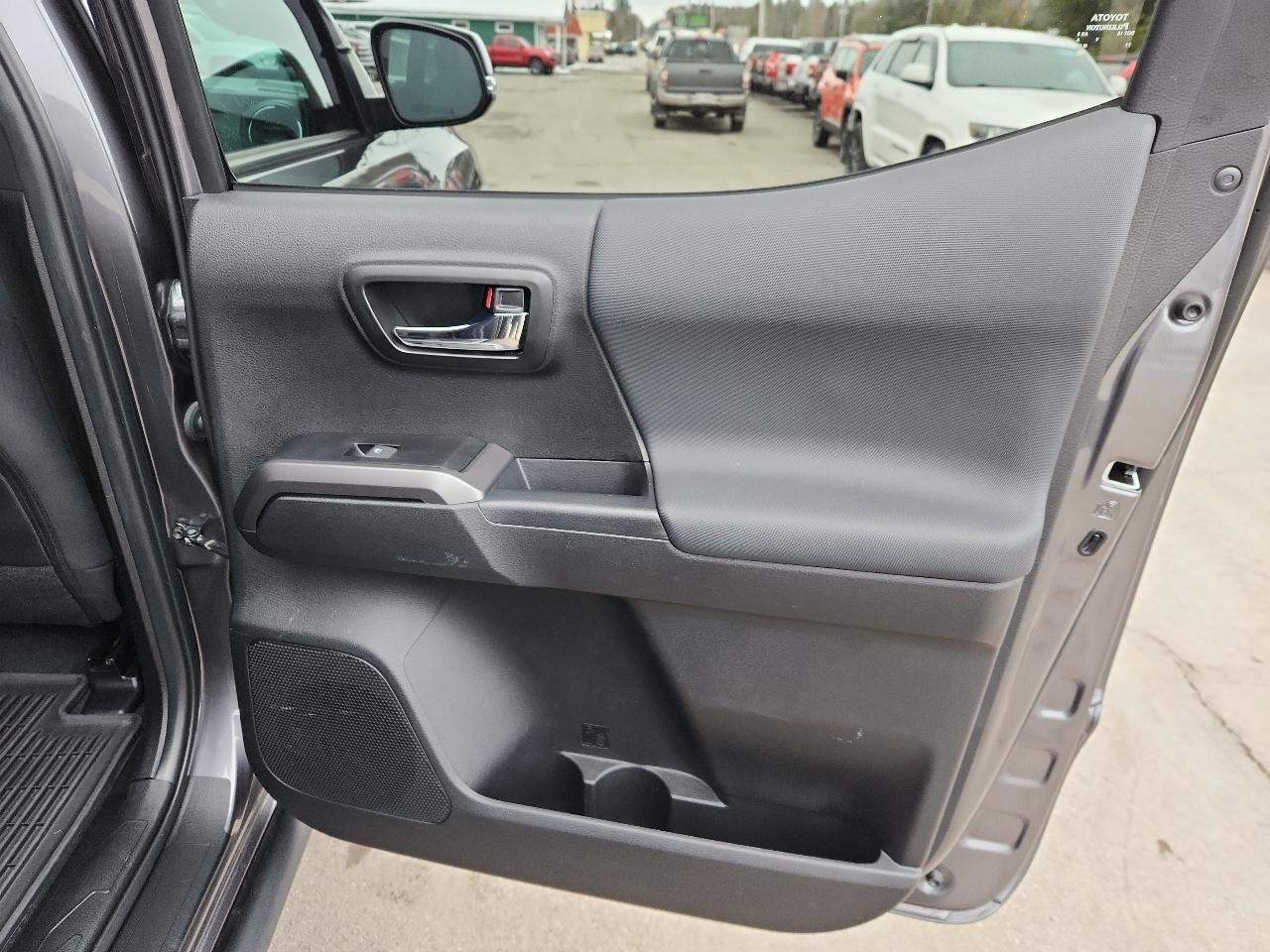 Toyota Tacoma 4WD TRD Off Road Double Cab 6' Bed V6 AT (Natl) 2023