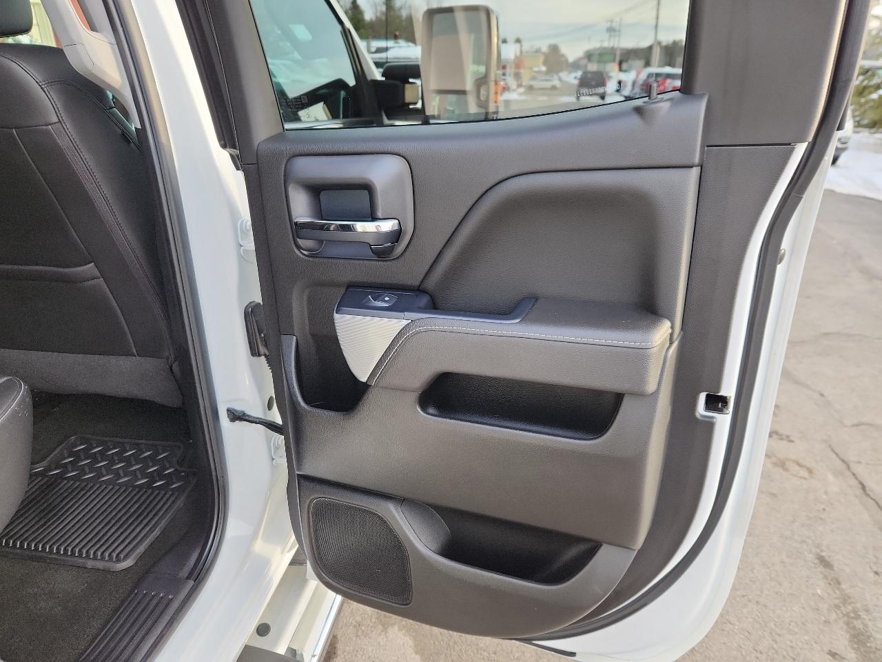 Chevrolet Silverado 2500HD 4WD Double Cab 144.2" LTZ 2017