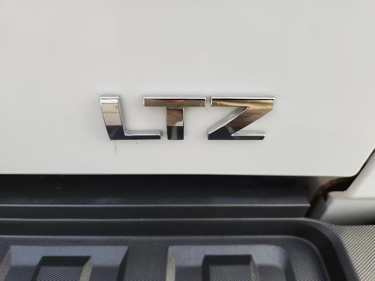 Chevrolet Silverado 2500HD 4WD Double Cab 144.2" LTZ 2017