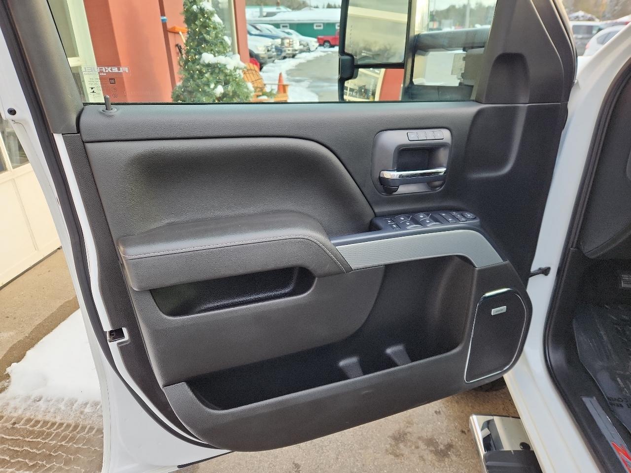 Chevrolet Silverado 2500HD 4WD Double Cab 144.2" LTZ 2017