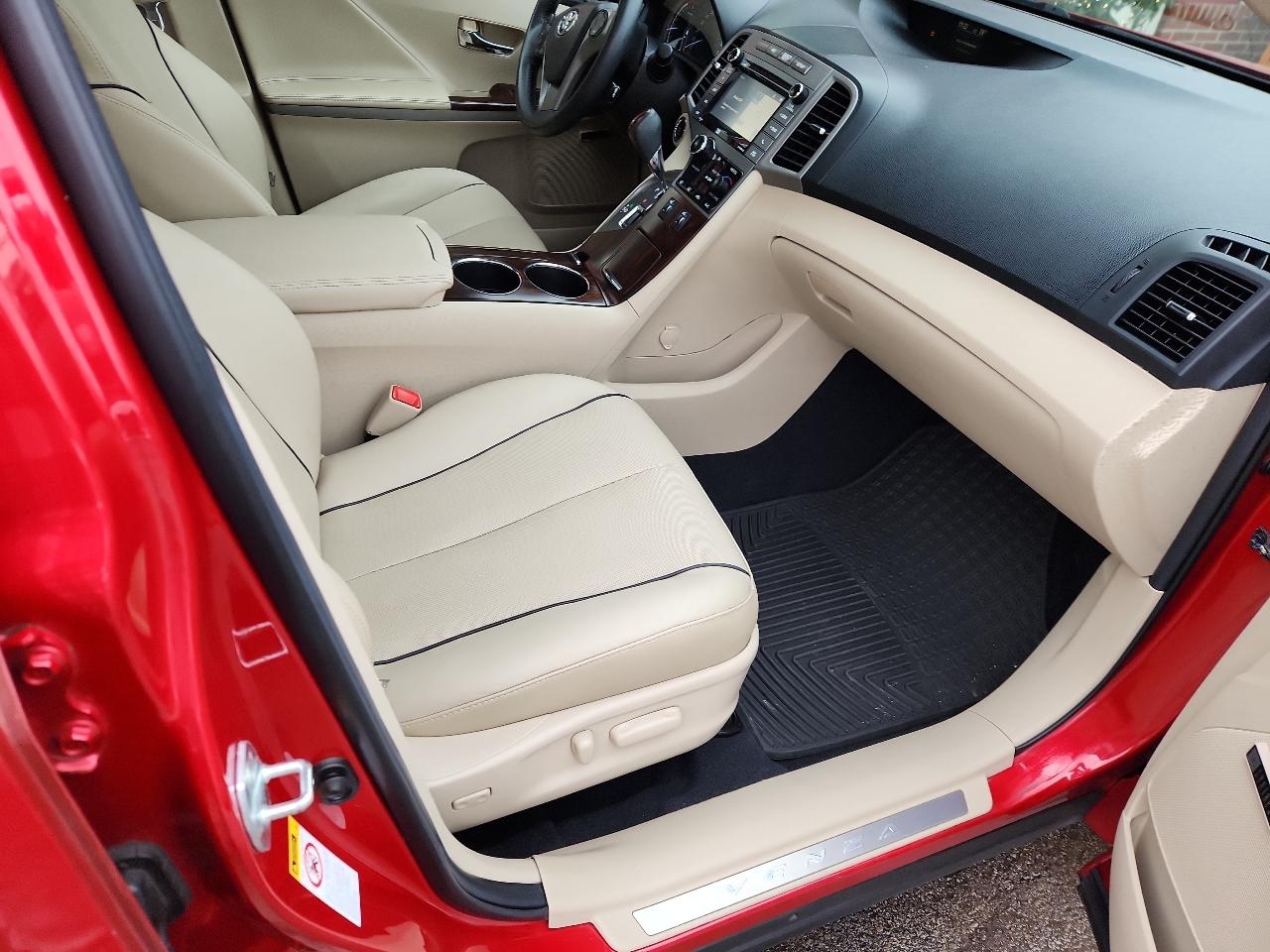 Toyota Venza 4dr Wgn I4 AWD XLE (Natl) 2015