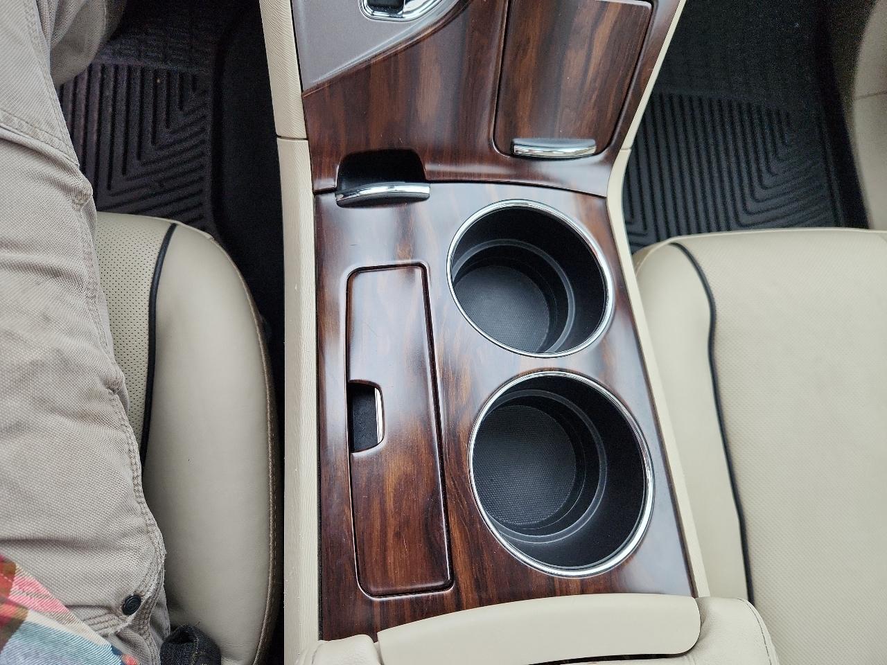 Toyota Venza 4dr Wgn I4 AWD XLE (Natl) 2015