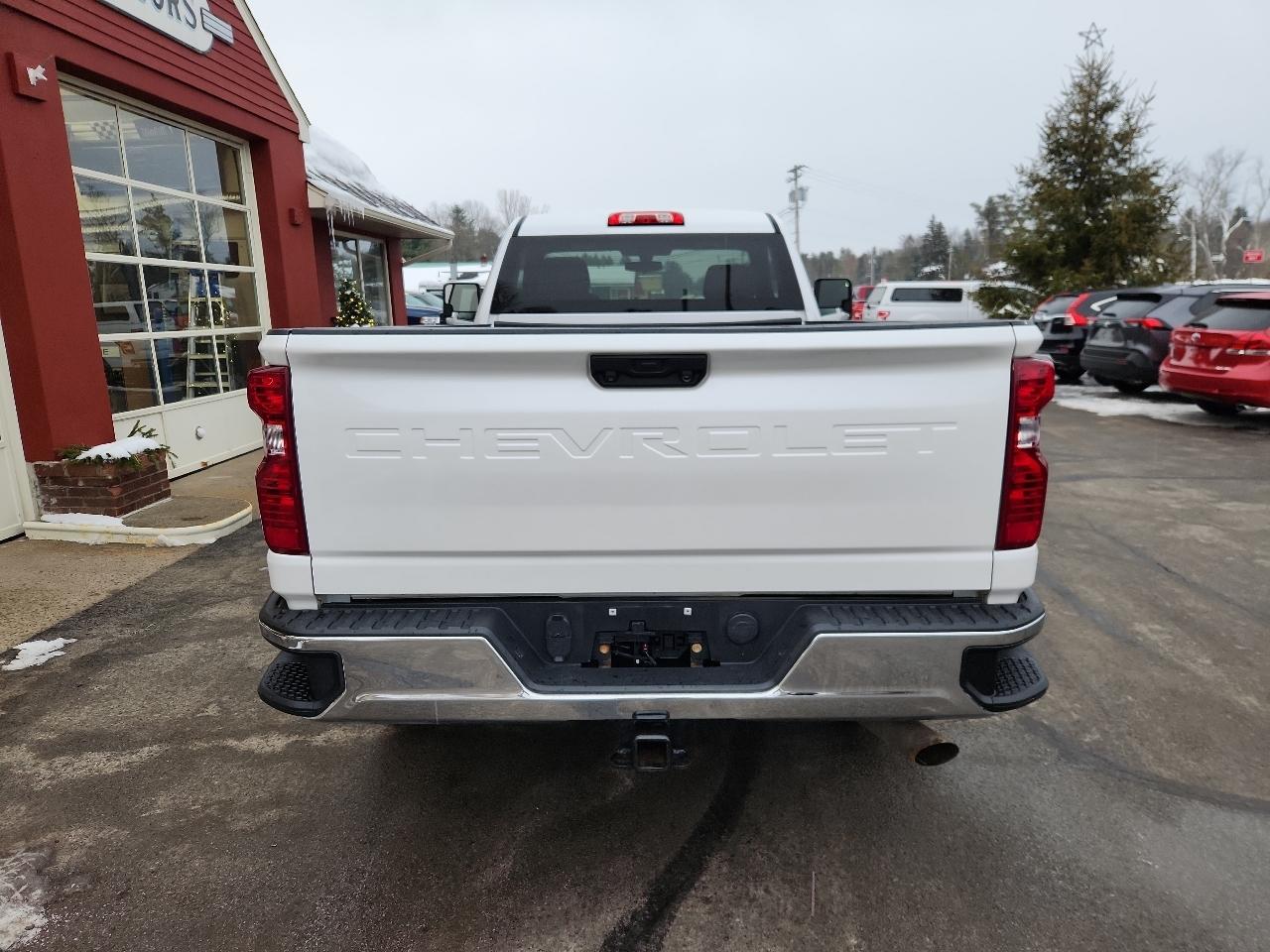 Chevrolet Silverado 3500HD 4WD Reg Cab 142" LT 2022