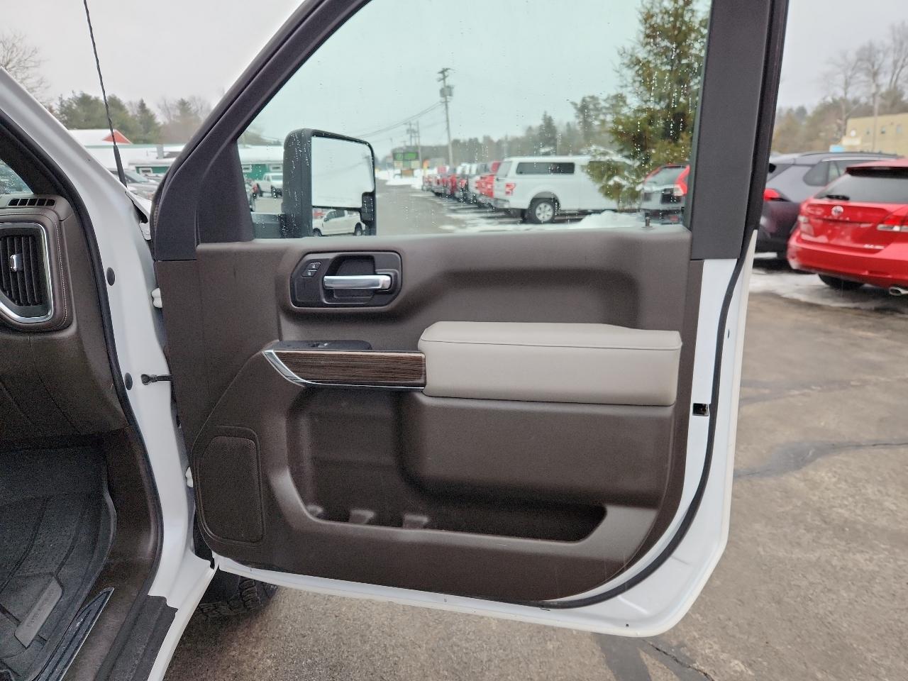 Chevrolet Silverado 3500HD 4WD Reg Cab 142" LT 2022