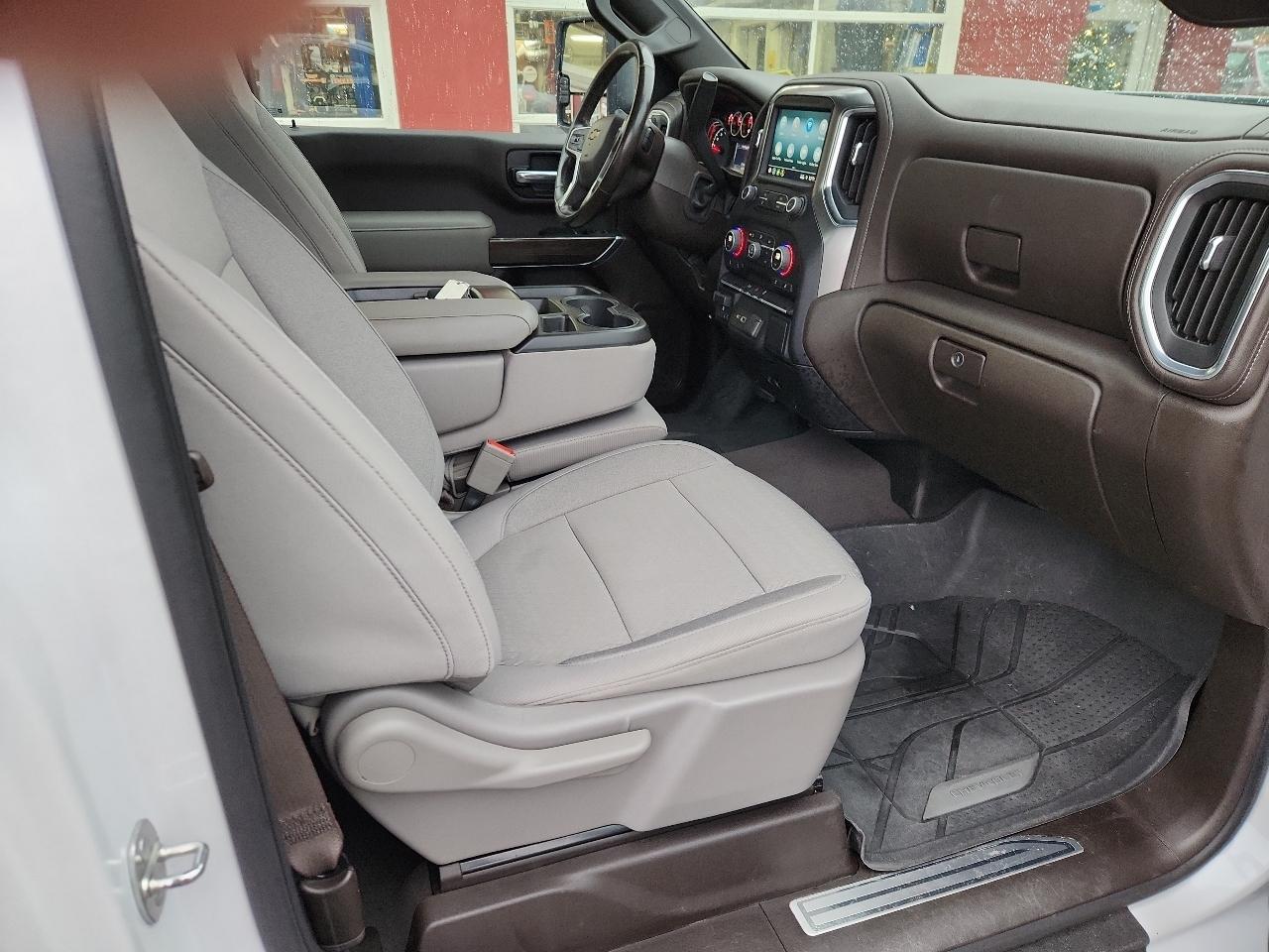 Chevrolet Silverado 3500HD 4WD Reg Cab 142" LT 2022