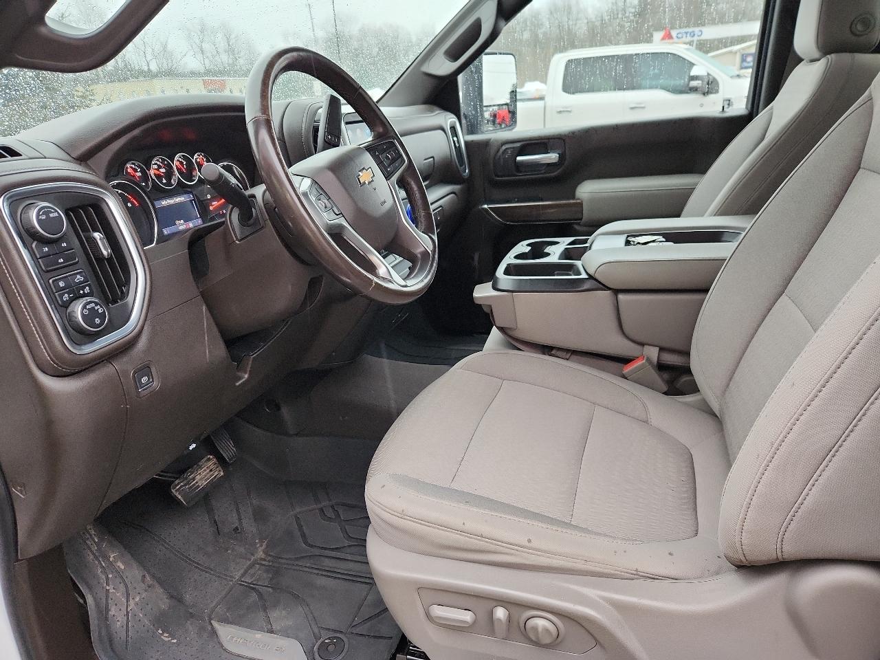 Chevrolet Silverado 3500HD 4WD Reg Cab 142" LT 2022