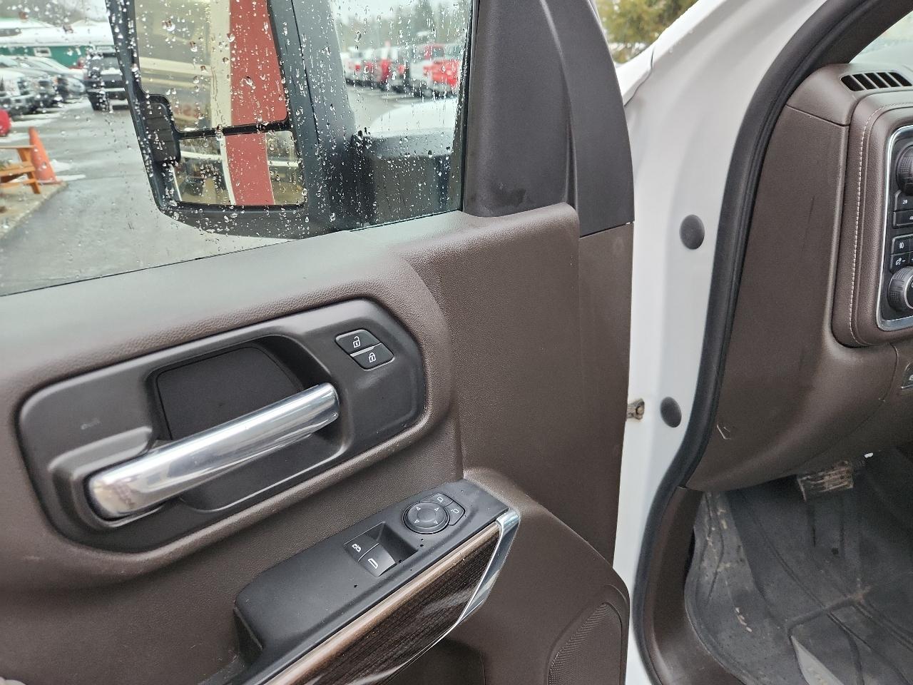 Chevrolet Silverado 3500HD 4WD Reg Cab 142" LT 2022