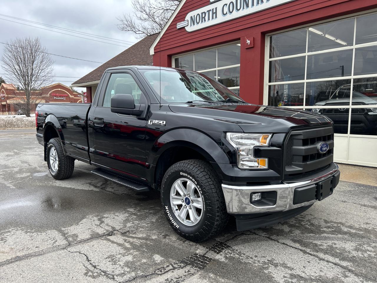 Ford F-150 4WD Reg Cab 145" XLT 2017