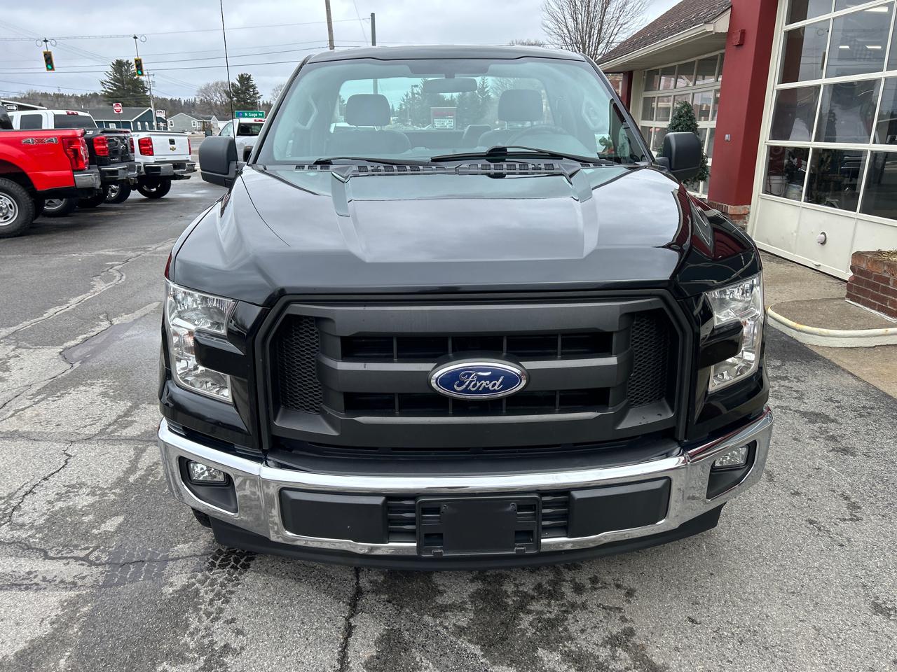 Ford F-150 4WD Reg Cab 145" XLT 2017