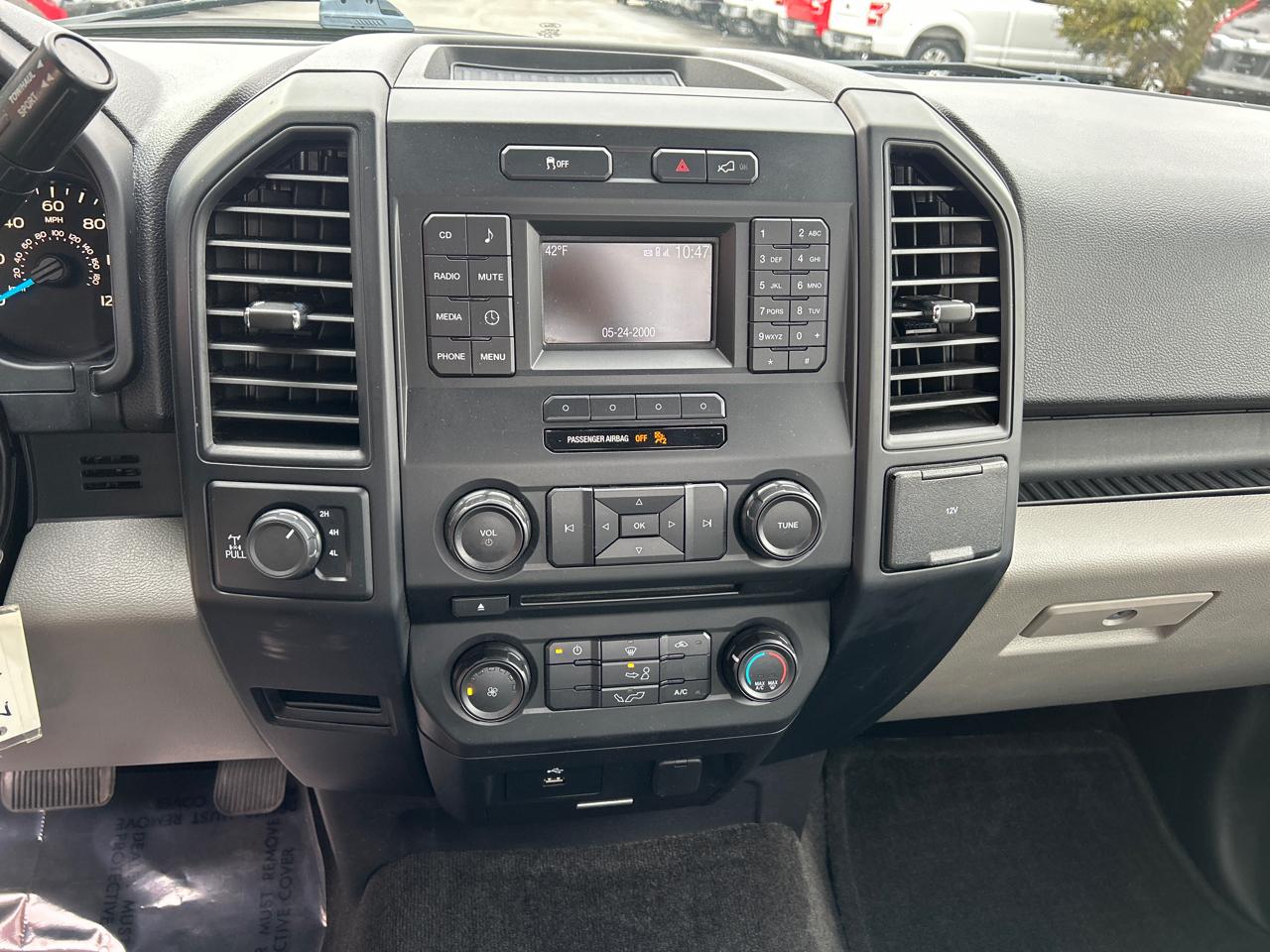 Ford F-150 4WD Reg Cab 145" XLT 2017