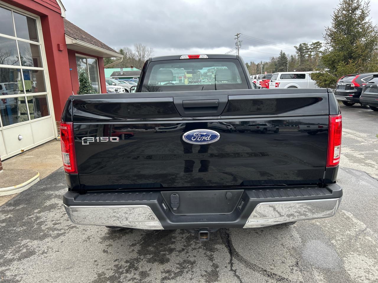 Ford F-150 4WD Reg Cab 145" XLT 2017