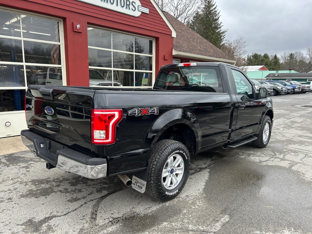 Ford F-150 4WD Reg Cab 145" XLT 2017