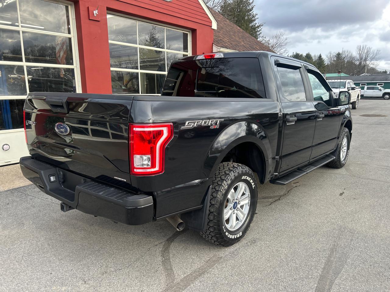 Ford F-150 4WD SuperCrew 139" XL 2015