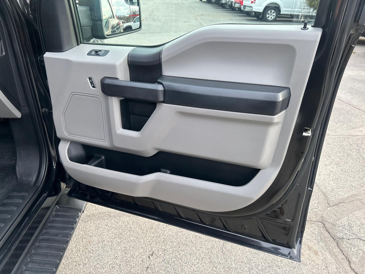 Ford F-150 4WD SuperCrew 139" XL 2015