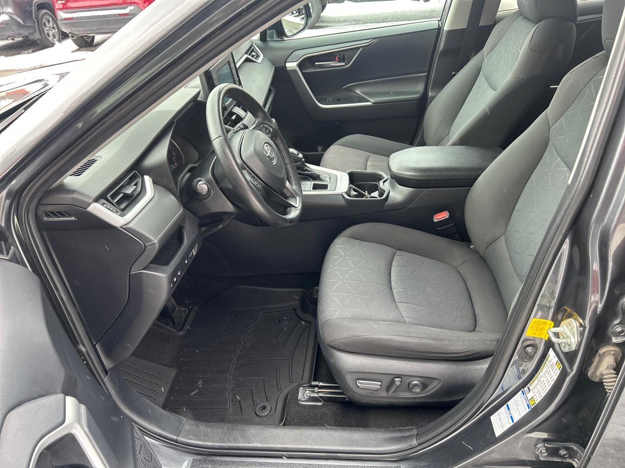 Toyota RAV4 XLE AWD (Natl) 2019