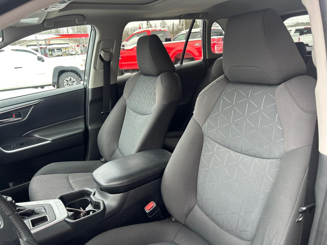 Toyota RAV4 XLE AWD (Natl) 2019