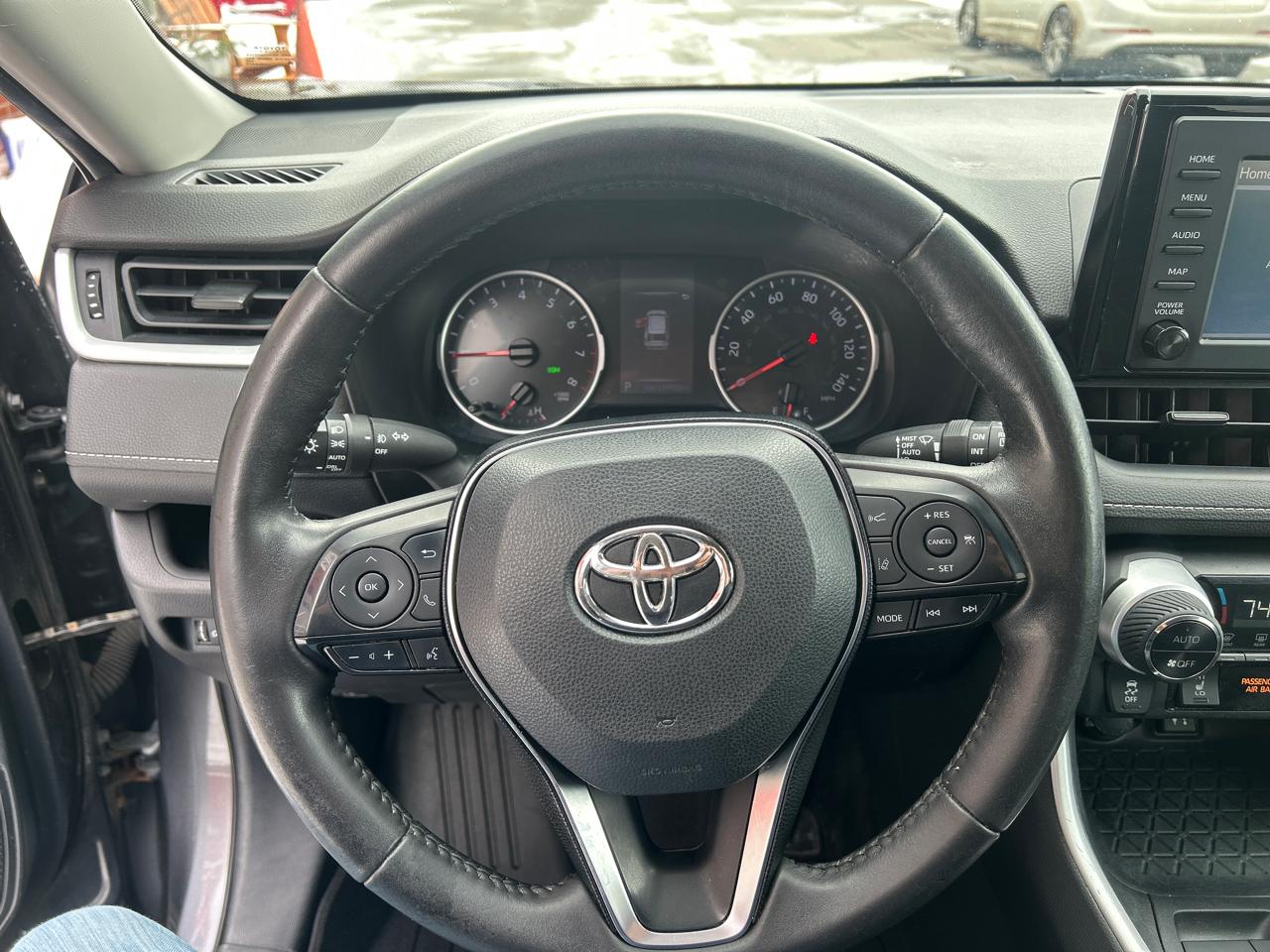 Toyota RAV4 XLE AWD (Natl) 2019