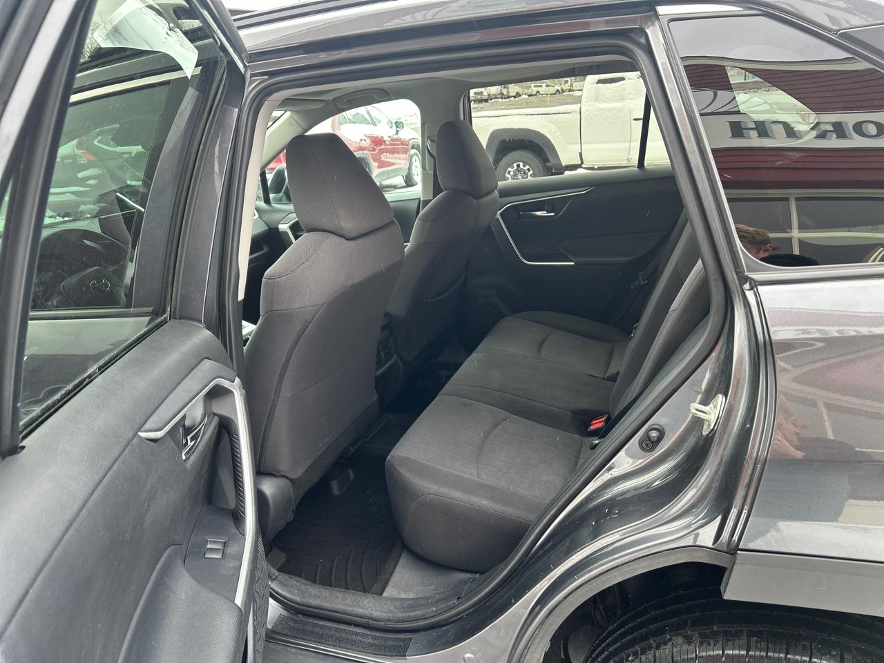 Toyota RAV4 XLE AWD (Natl) 2019