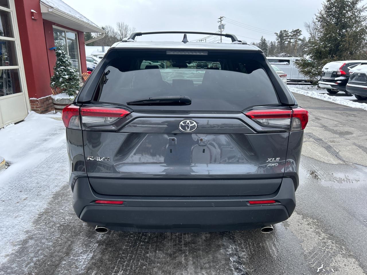 Toyota RAV4 XLE AWD (Natl) 2019