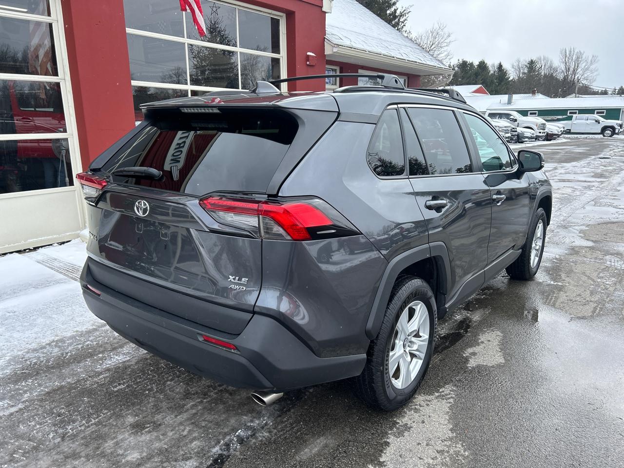 Toyota RAV4 XLE AWD (Natl) 2019