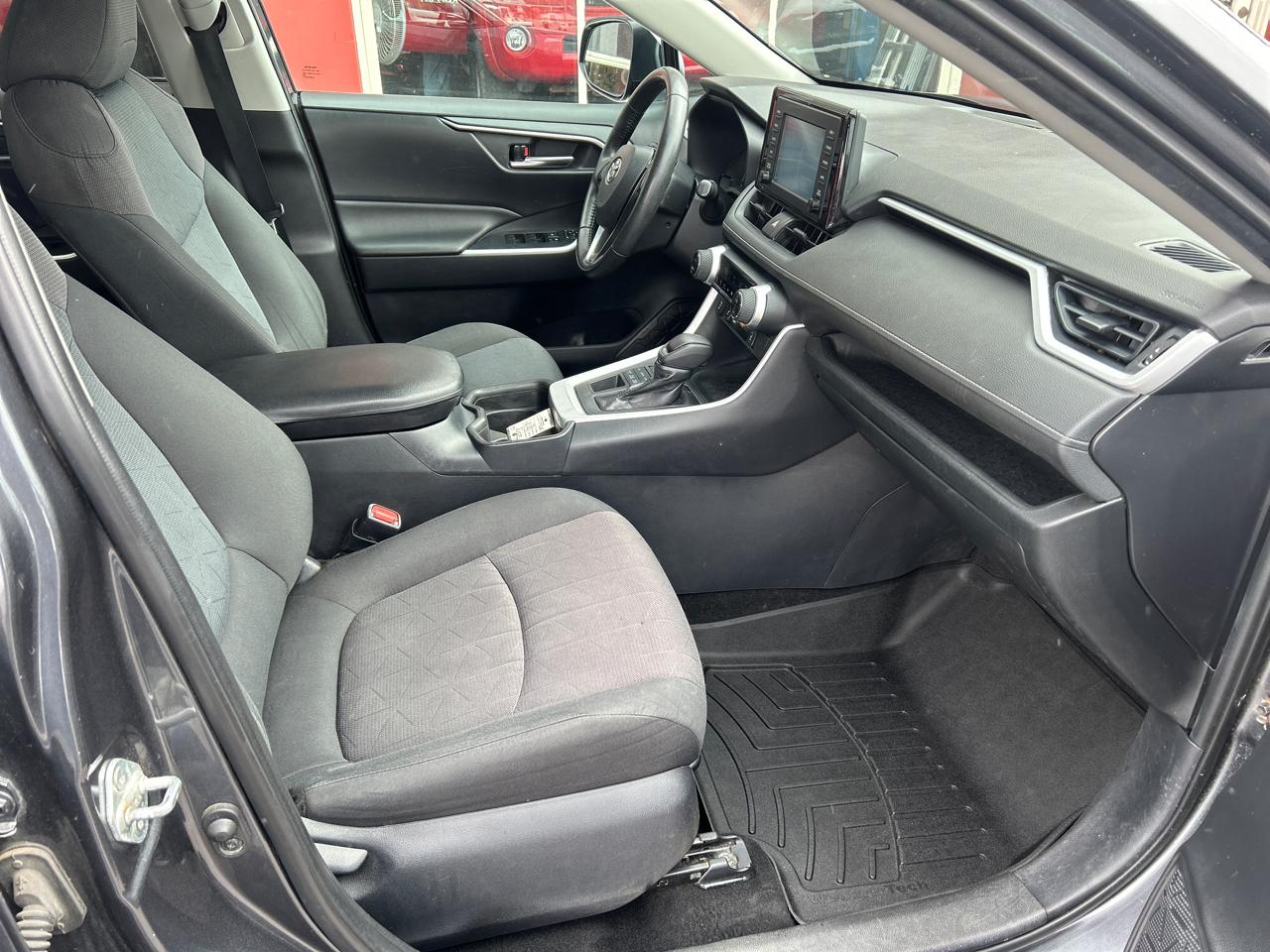 Toyota RAV4 XLE AWD (Natl) 2019