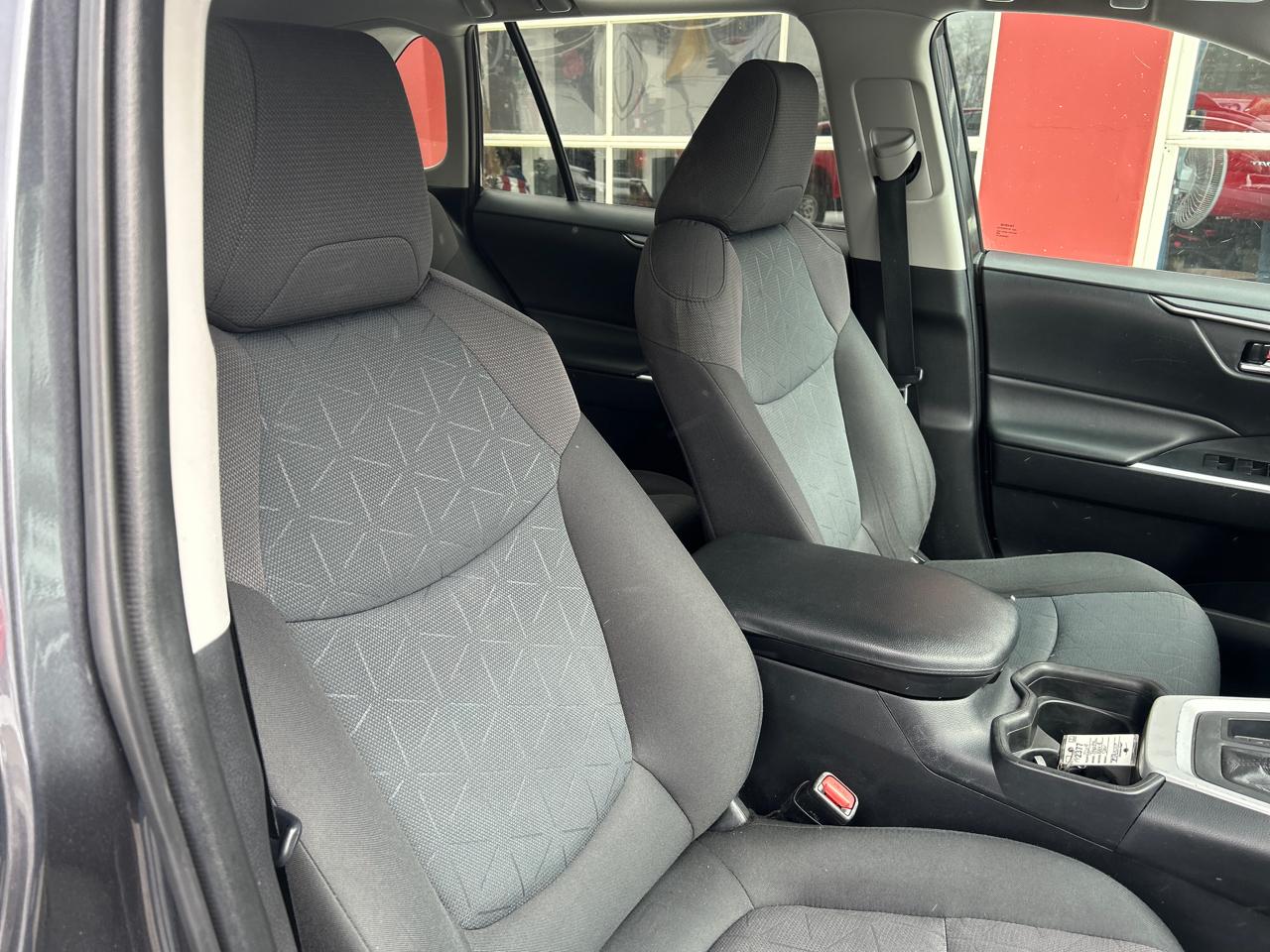 Toyota RAV4 XLE AWD (Natl) 2019