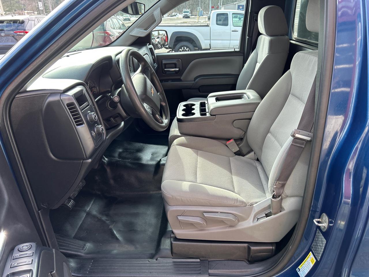 Chevrolet Silverado 1500 4WD Reg Cab 133.0" Work Truck 2017