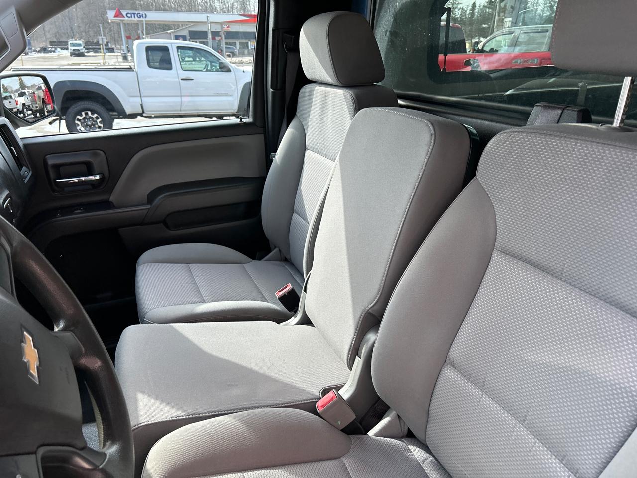 Chevrolet Silverado 1500 4WD Reg Cab 133.0" Work Truck 2017