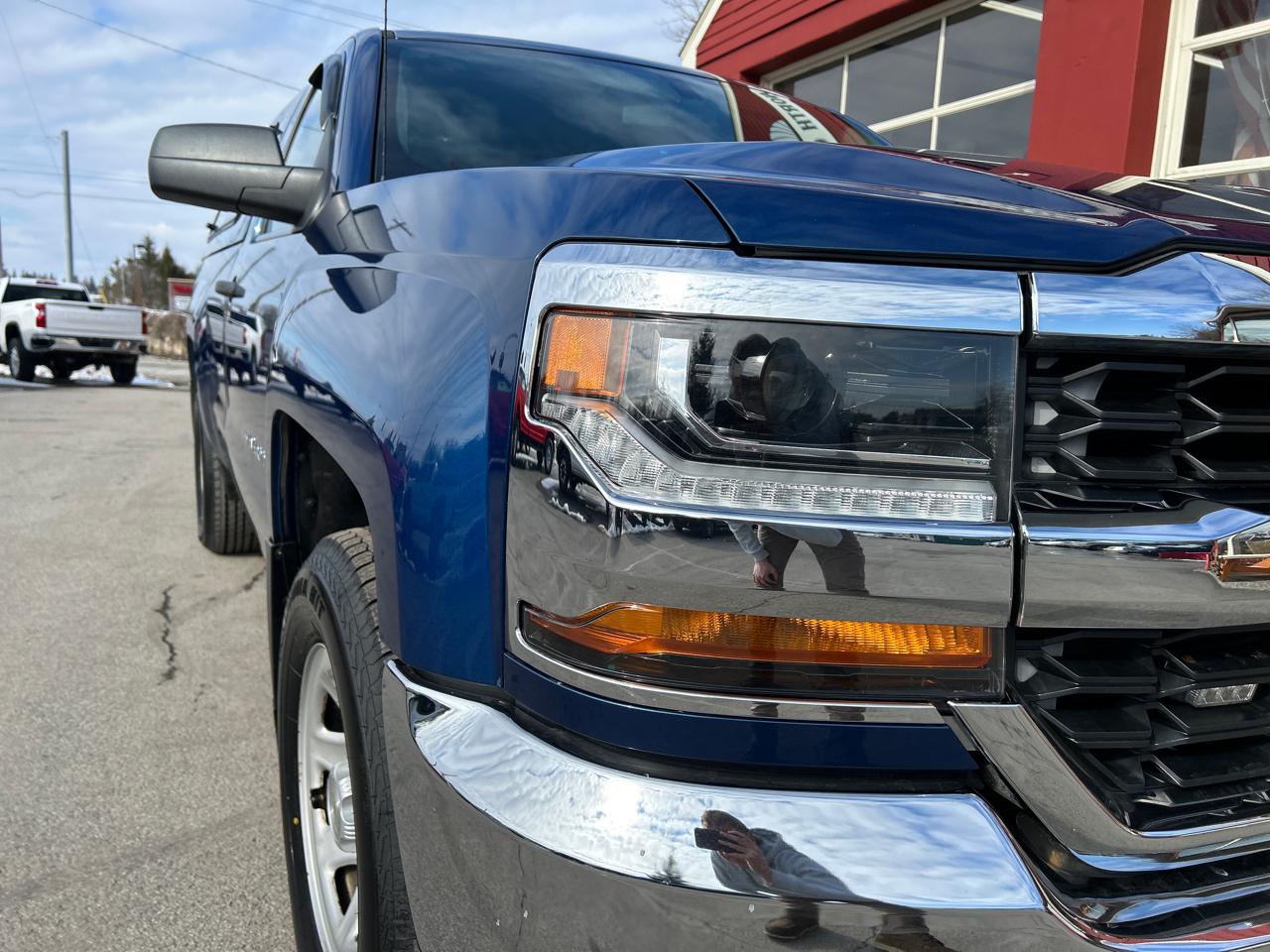 Chevrolet Silverado 1500 4WD Reg Cab 133.0" Work Truck 2017