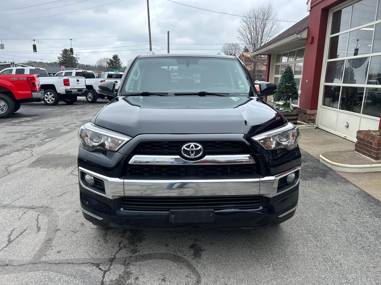 Toyota 4Runner Limited 4D SUV 4WD V6 2016