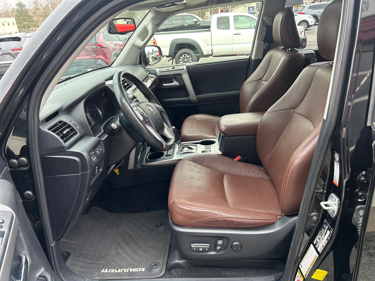 Toyota 4Runner Limited 4D SUV 4WD V6 2016