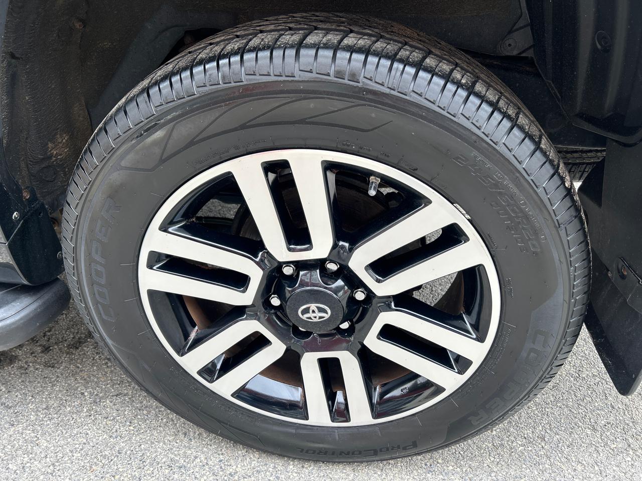 Toyota 4Runner Limited 4D SUV 4WD V6 2016