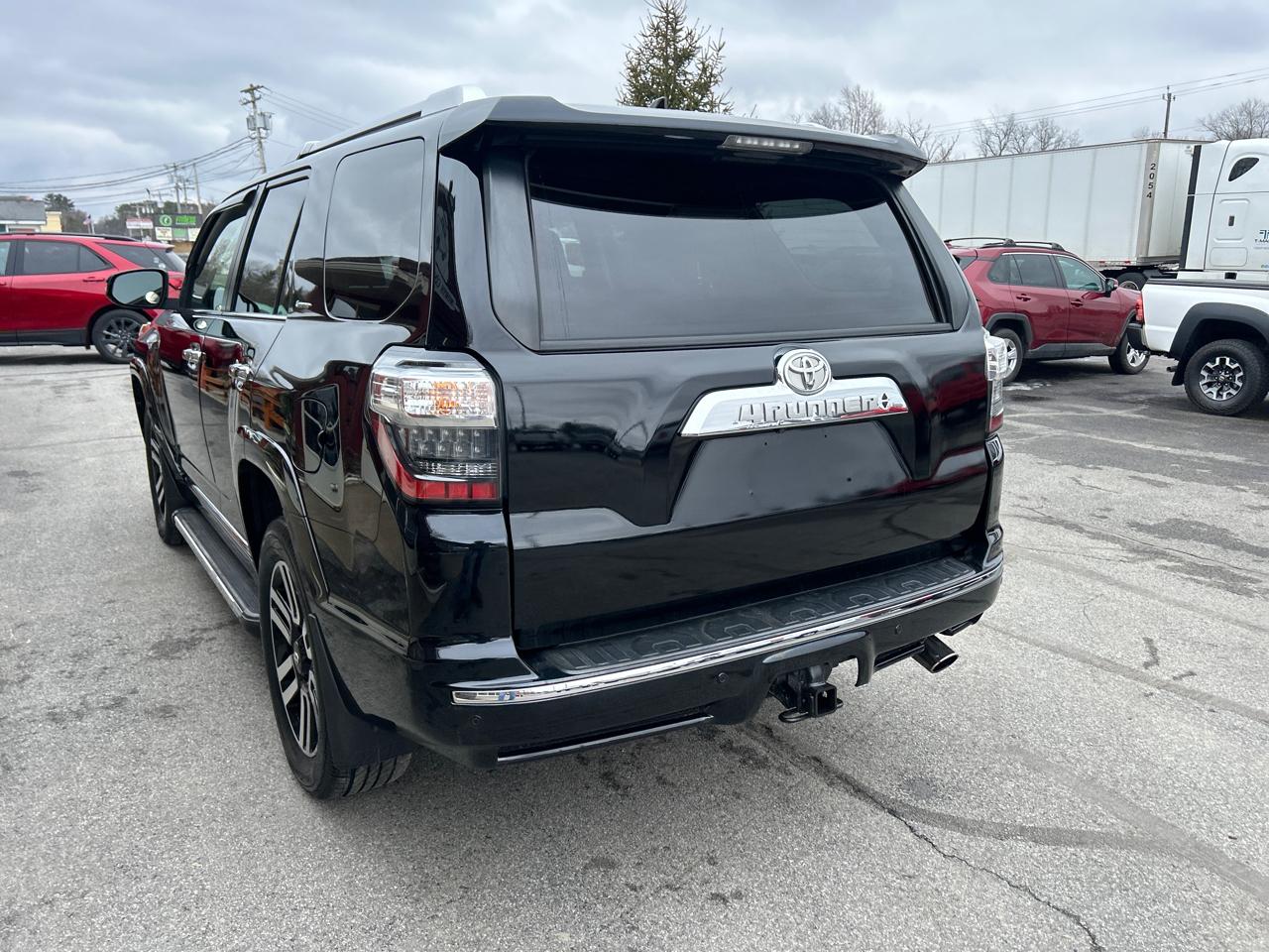 Toyota 4Runner Limited 4D SUV 4WD V6 2016