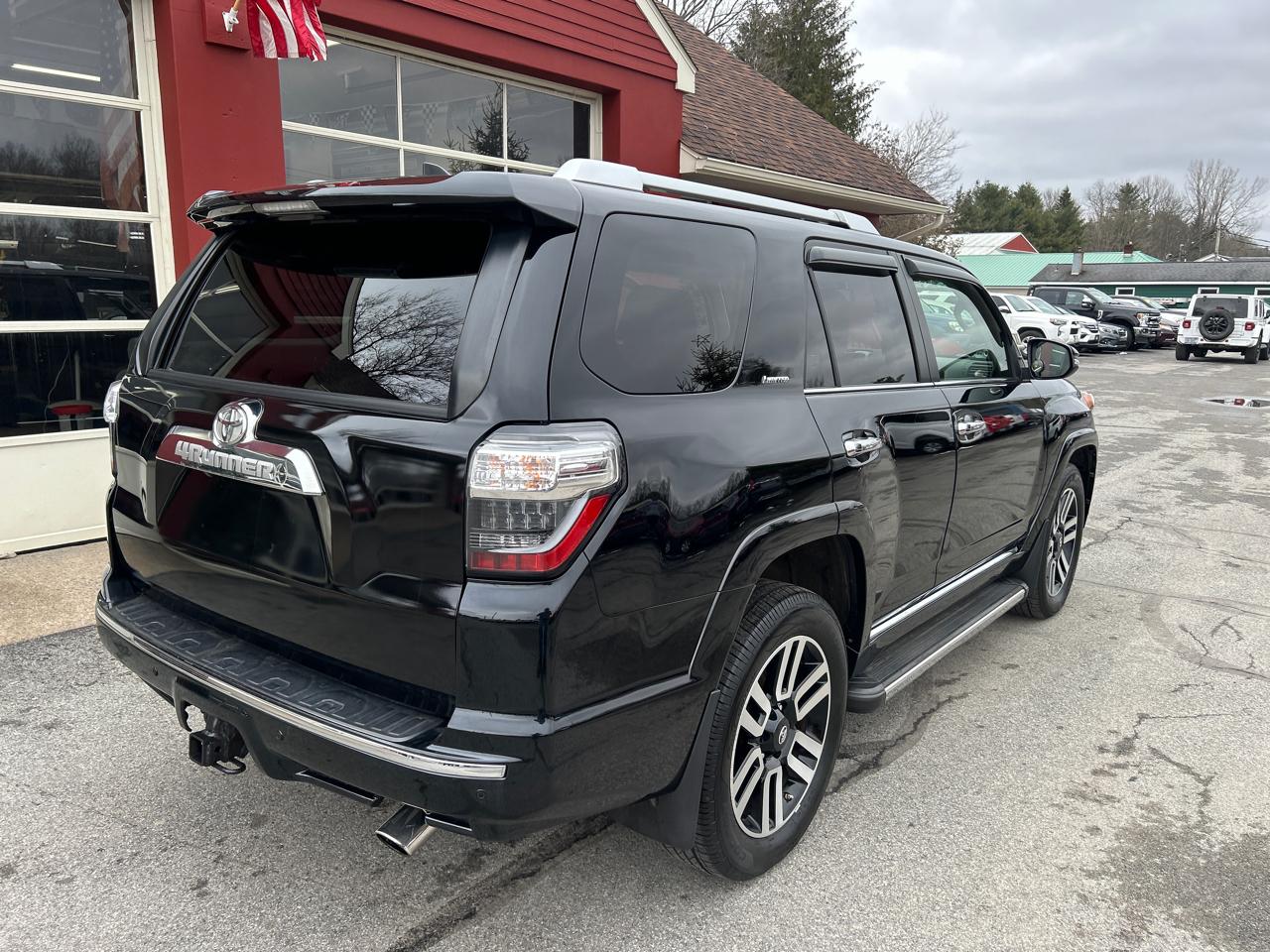 Toyota 4Runner Limited 4D SUV 4WD V6 2016