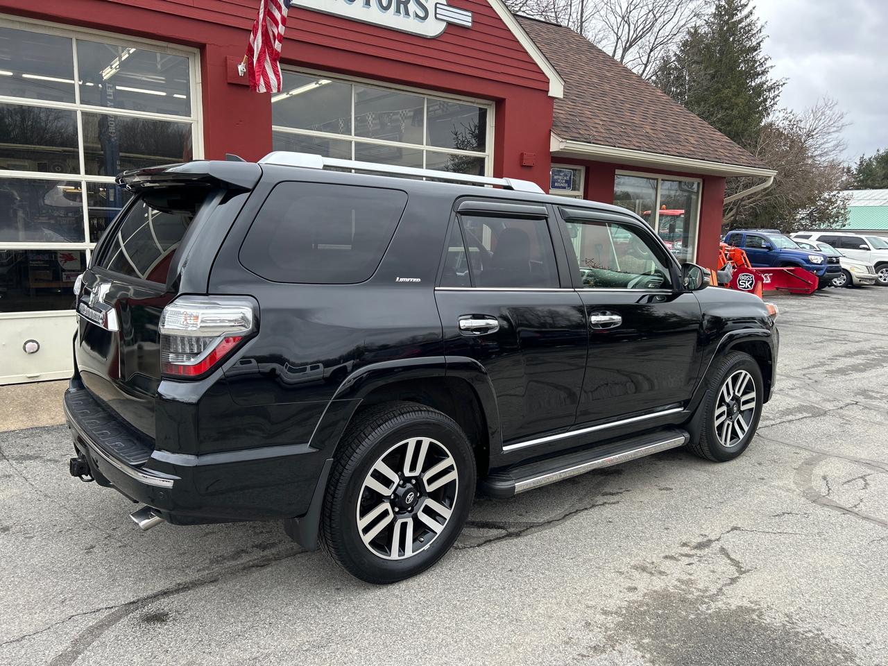 Toyota 4Runner Limited 4D SUV 4WD V6 2016