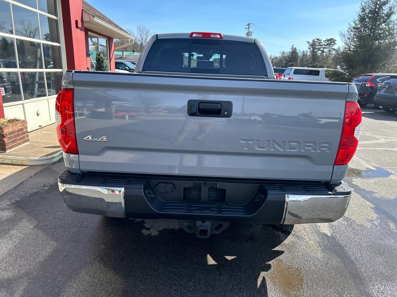 Toyota Tundra 4WD SR5 Double Cab 6.5' Bed 5.7L (Natl) 2018