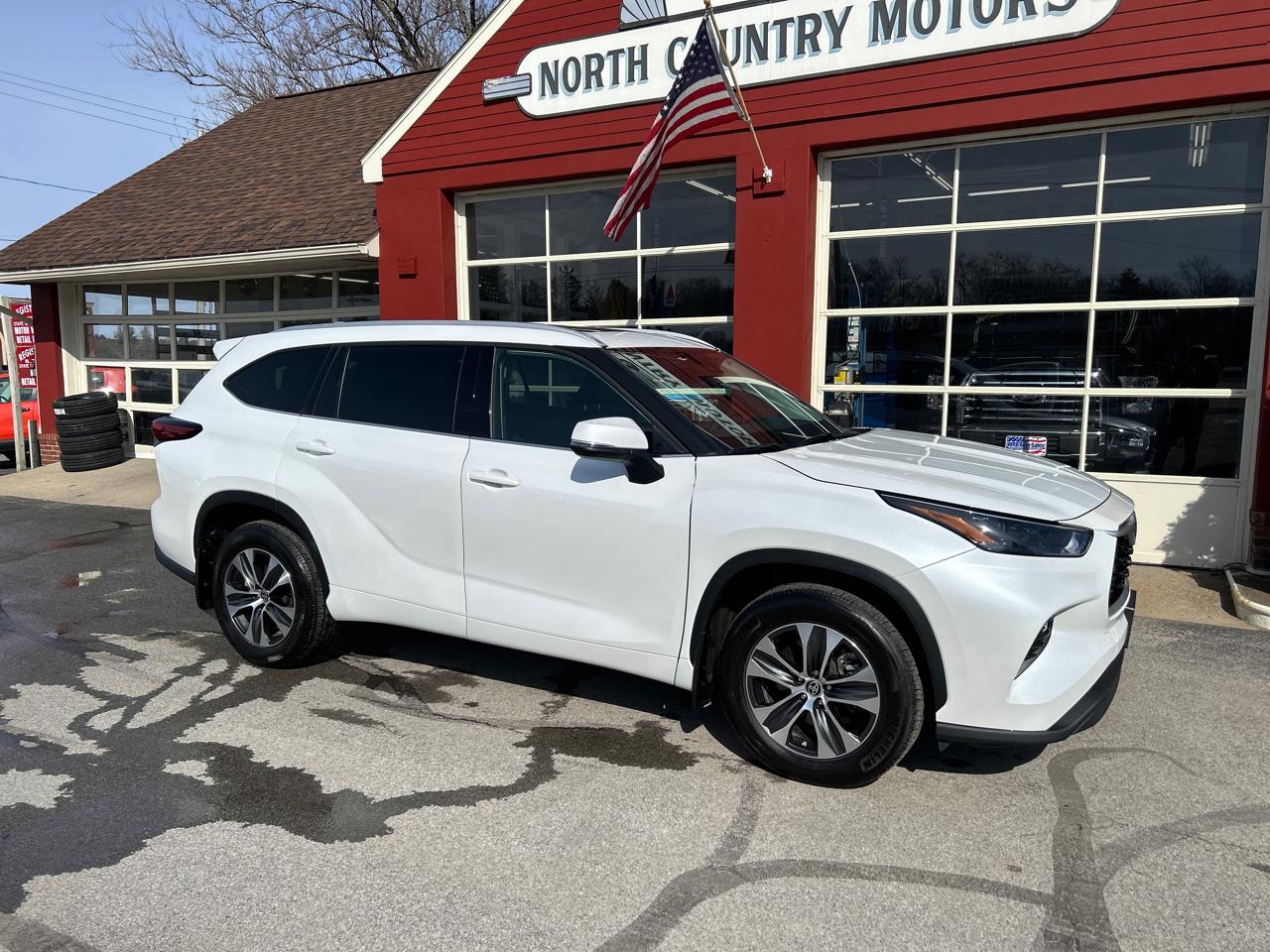 Toyota Highlander XLE AWD (Natl) 2022