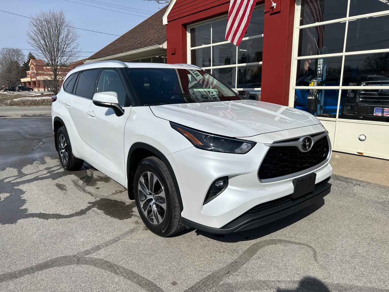 Toyota Highlander XLE AWD (Natl) 2022