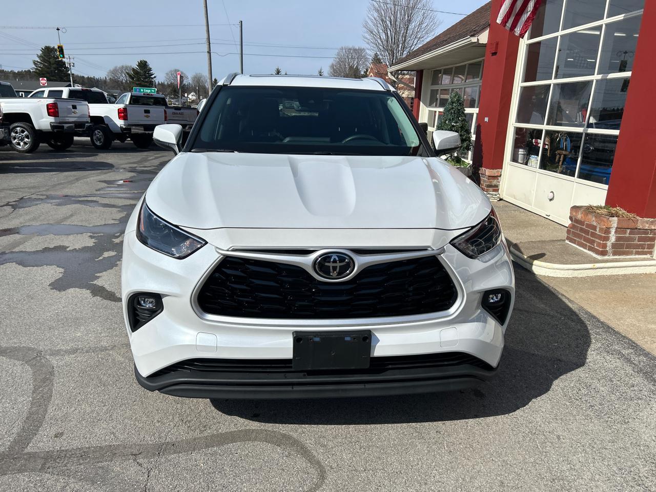 Toyota Highlander XLE AWD (Natl) 2022