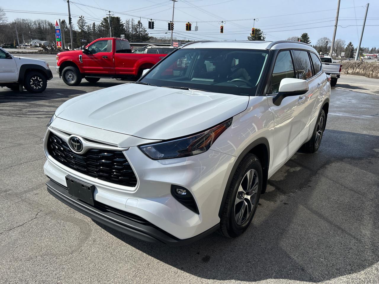 Toyota Highlander XLE AWD (Natl) 2022
