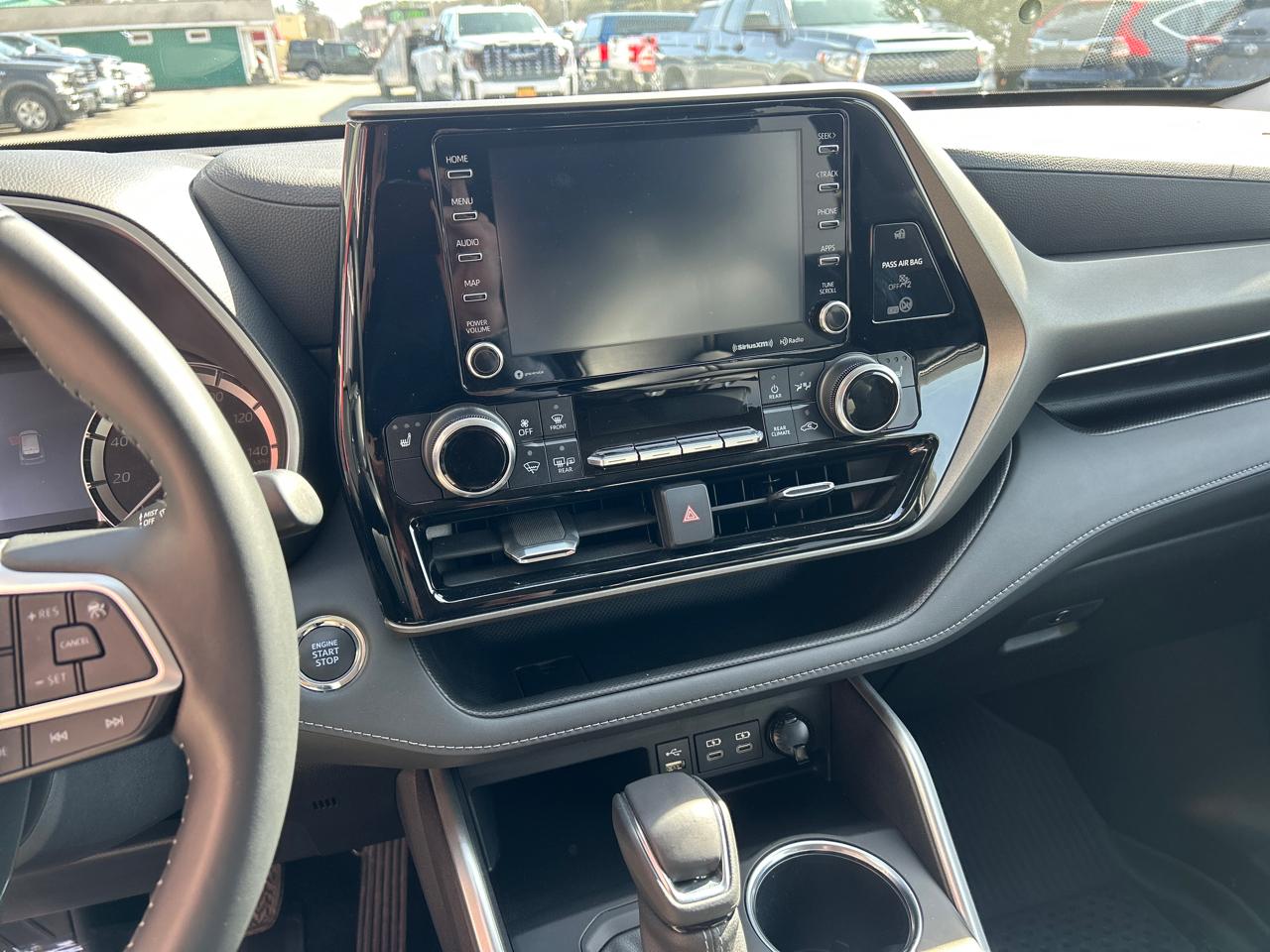 Toyota Highlander XLE AWD (Natl) 2022