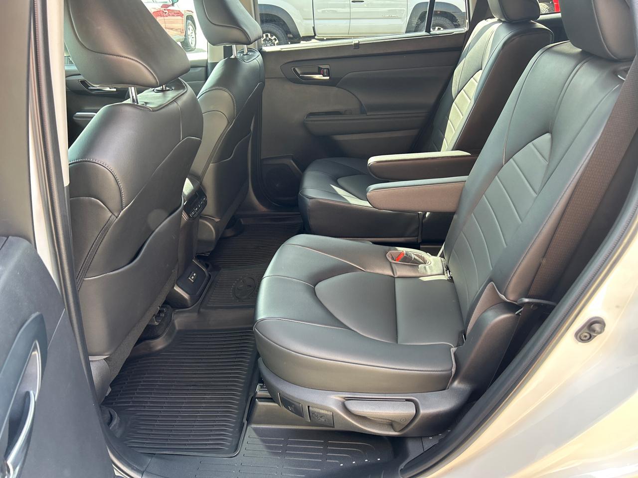 Toyota Highlander XLE AWD (Natl) 2022