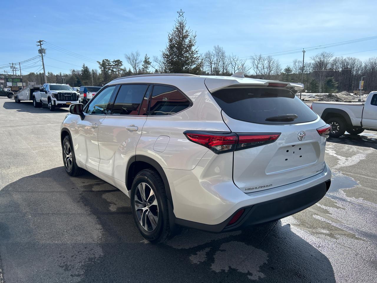 Toyota Highlander XLE AWD (Natl) 2022