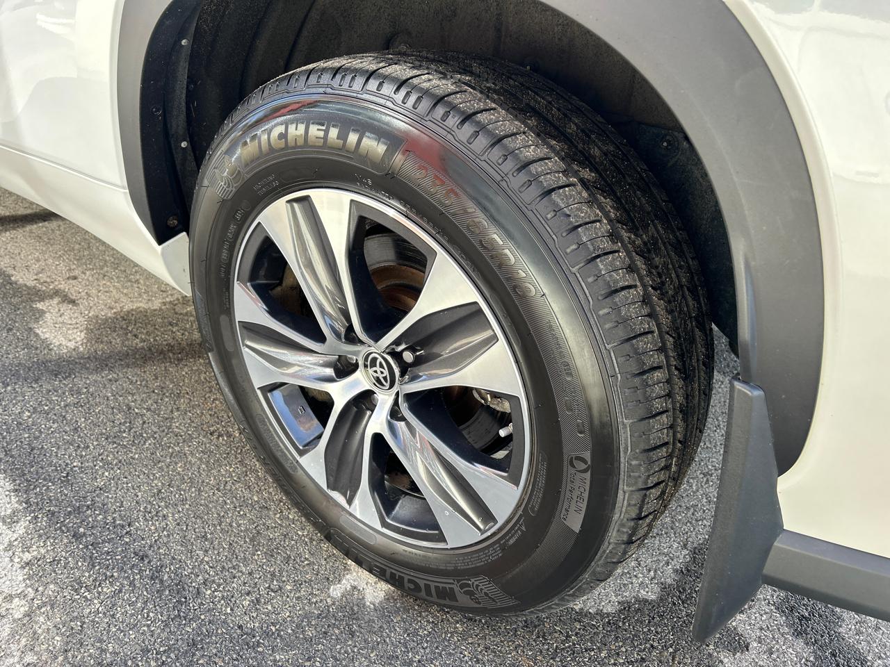 Toyota Highlander XLE AWD (Natl) 2022