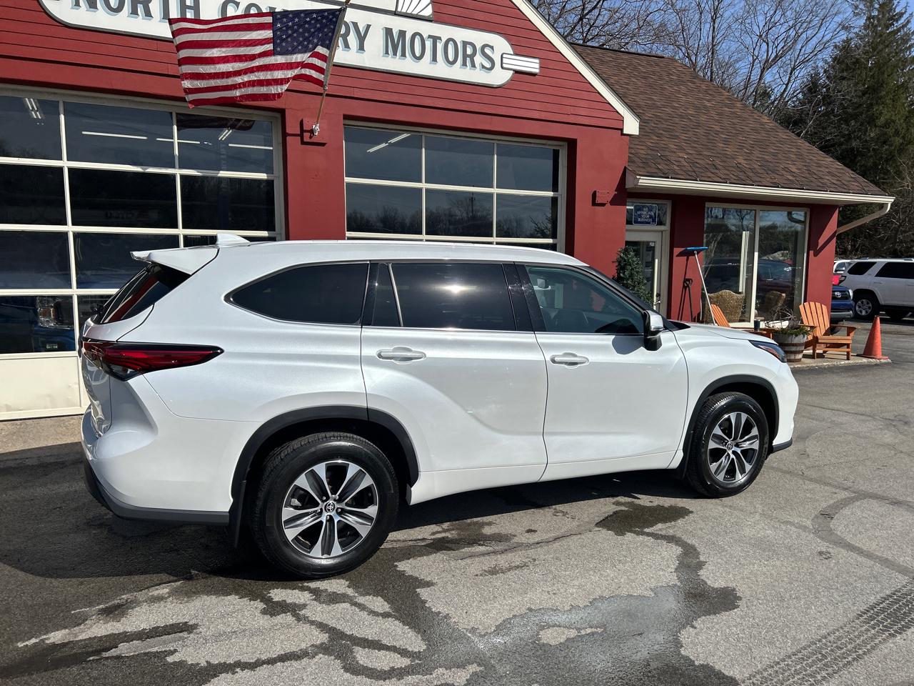 Toyota Highlander XLE AWD (Natl) 2022